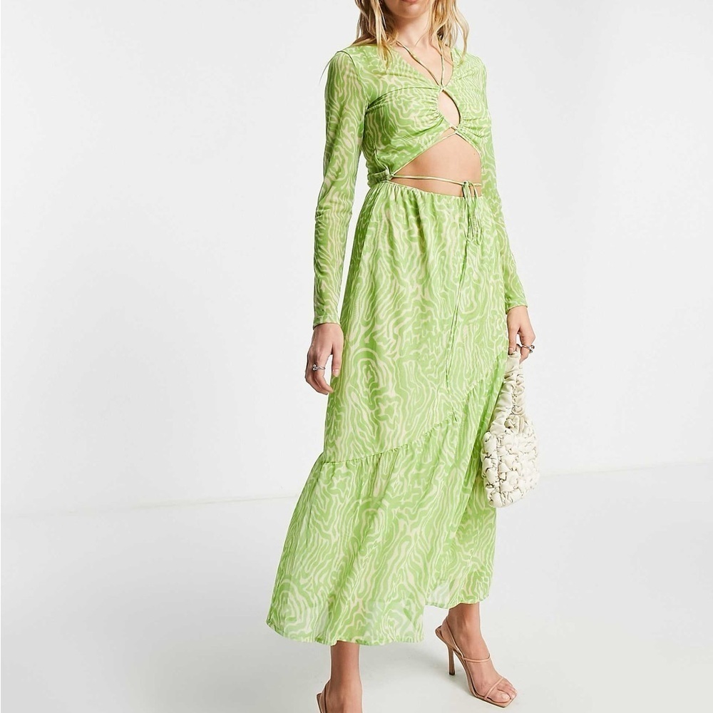 Elegant Lime Green Long Sleeve Dress - Picture 3 of 9